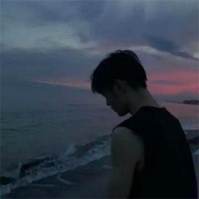 男生忧郁郁闷烦躁头像(共18张)