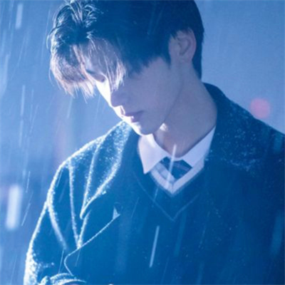 男生忧郁郁闷烦躁头像(共18张)