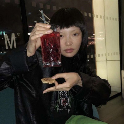 特别颓废丧的女生头像(精选16张)