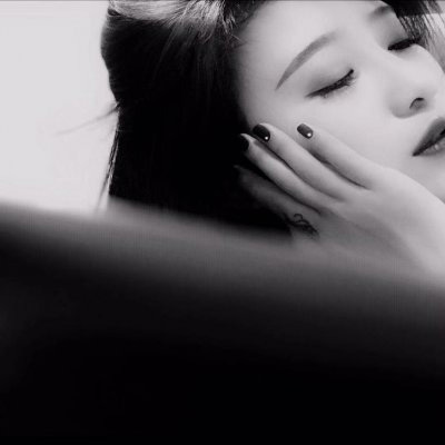 特别颓废丧的女生头像(精选16张)