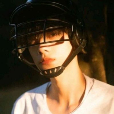 男生意境头像图片精选(16张)