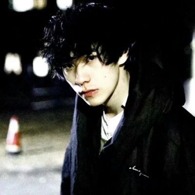 男生意境头像图片精选(16张)