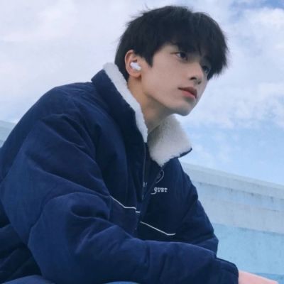 男生意境头像图片精选(16张)