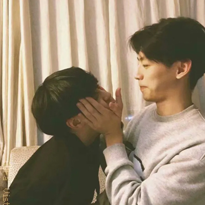 男男情头像情侣双人两张(优选12张)