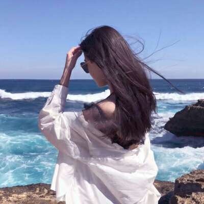 2023最火女生背影头像图片(共20张)