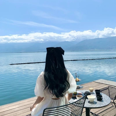 2023最火女生背影头像图片(共20张)