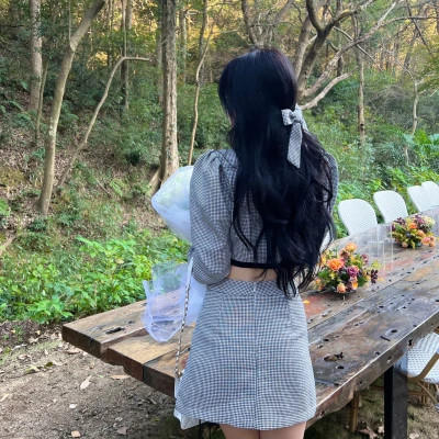 2023最火女生背影头像图片(共20张)