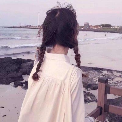 2023最火女生背影头像图片(共20张)