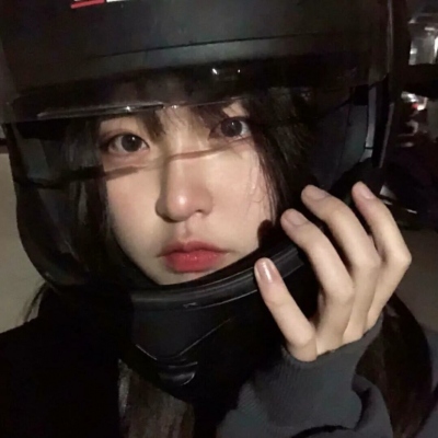 酷酷小姐姐的霸气头像(共18张)