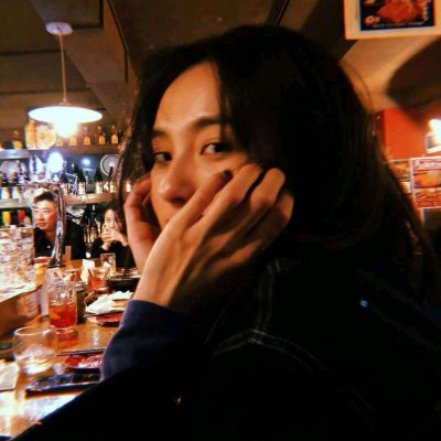 酷酷小姐姐的霸气头像(共18张)