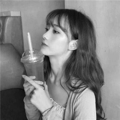 最新高清黑白高冷女头(优选20张)