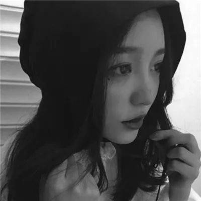 黑白冷淡风女生头像(优选22张)