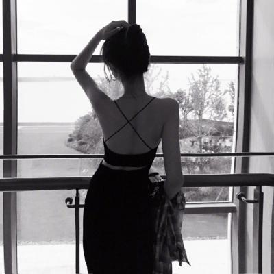 黑白冷淡风女生头像(优选22张)