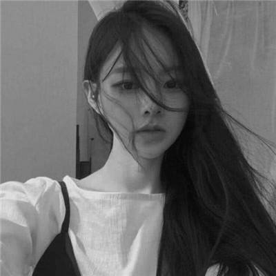 黑白冷淡风女生头像(优选22张)