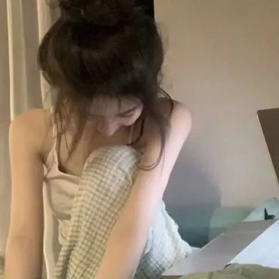高清惊艳感十足的女生头像图片大全(20张)