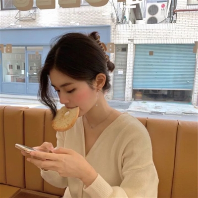 高清惊艳感十足的女生头像图片大全(20张)