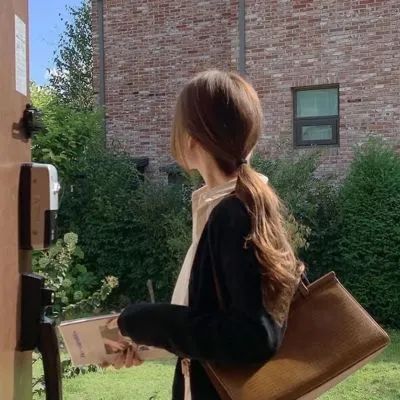 高清惊艳感十足的女生头像图片大全(20张)