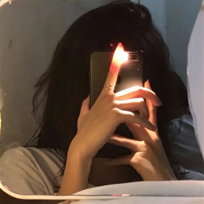 高清惊艳感十足的女生头像图片大全(20张)