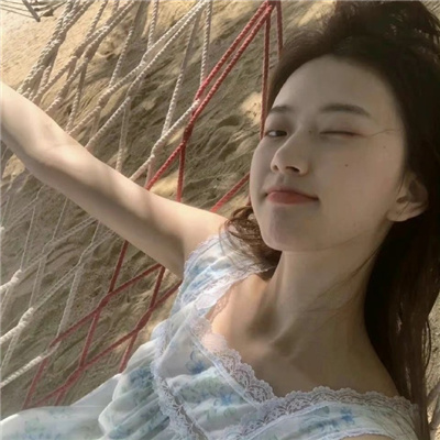 很罕见又很好看的女生头像(共22张)