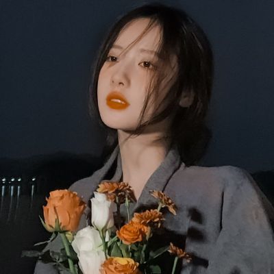 氛围感女生头像图片(共30张)