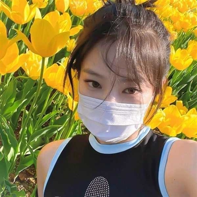 氛围感女生头像图片(共30张)