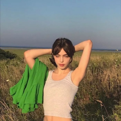 2023非主流的qq女生头像大全图片(共34张)