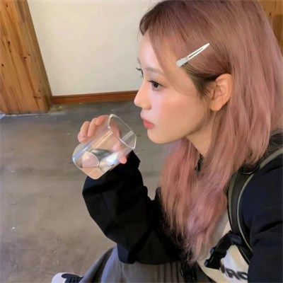 2023非主流的qq女生头像大全图片(共34张)