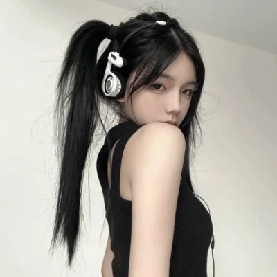 2023非主流的qq女生头像大全图片(共34张)