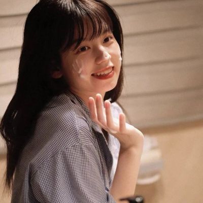 二零二零年最火的女生头像(24张)