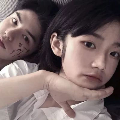 情头一半一张 情侣头像(精选36张)