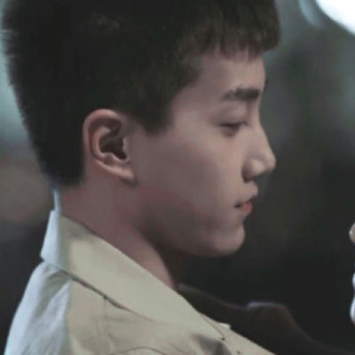 情头一半一张 情侣头像(精选36张)