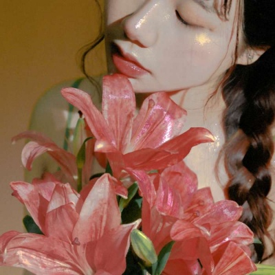 四十岁女人淡雅气质头像(优选30张)