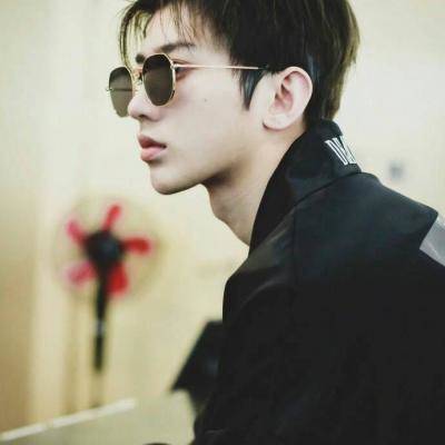 蔡徐坤帅到爆的头像(34张)