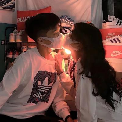 二零二零年最火的情侣头像(24张)