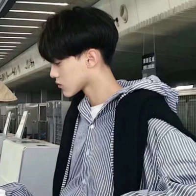 好看情侣头像一人一张(优选22张)