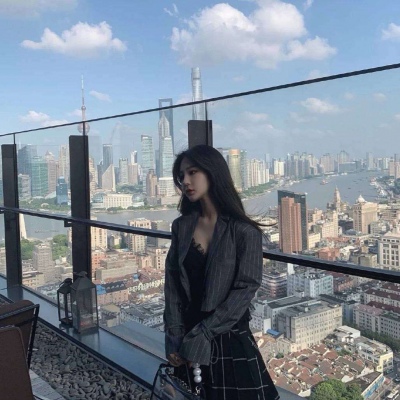 单人情侣头像一人一张(优选24张)