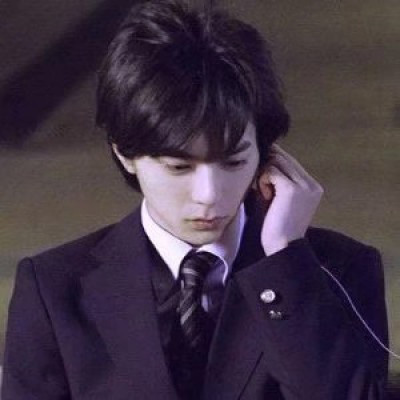 单人情侣头像一人一张(优选24张)