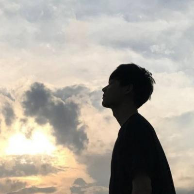 单人情侣头像一人一张(优选24张)