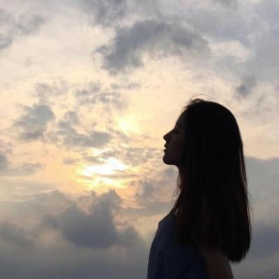 单人情侣头像一人一张(优选24张)