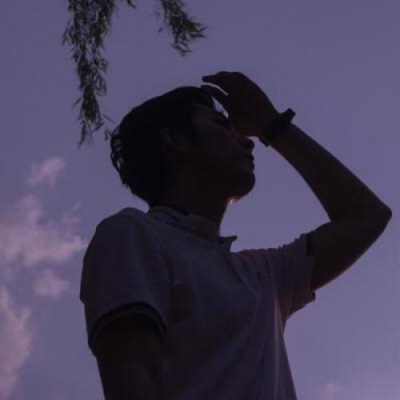 单人情侣头像一人一张(优选24张)