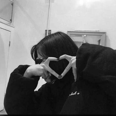 个性女生简单气质头像(精选22张)