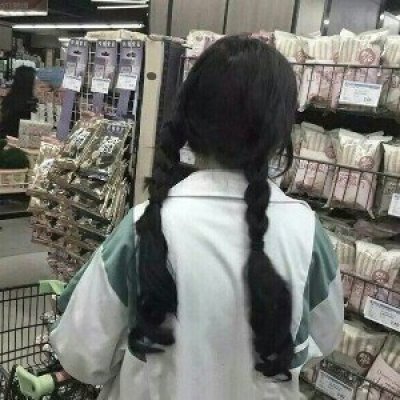 小姐姐背影的照片可爱头像(共24张)