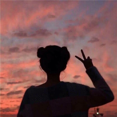 小姐姐背影的照片可爱头像(共24张)