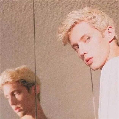 适合青年男生的头像(精选24张)