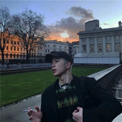 2023年男生最火的微信头像(24张)