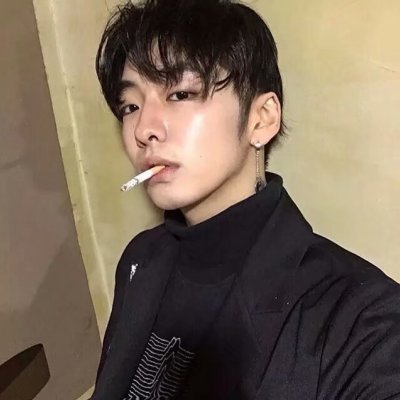 qq男生头像抽烟冷酷图片大全(优选24张)