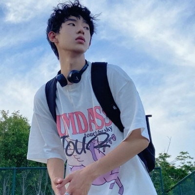 好看的微信阳光男孩头像图片大全(精选22张)