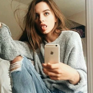 漂亮长发的欧美女生头像图片(精选18张)