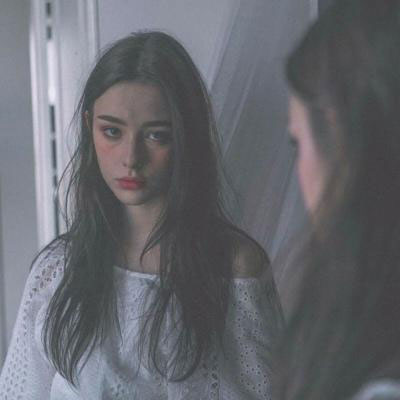 漂亮长发的欧美女生头像图片(精选18张)