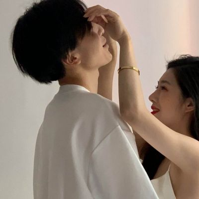 好看的不易撞双人情侣头像不明显(共22张)